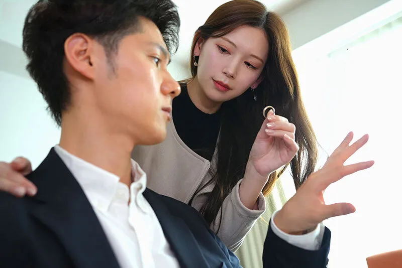 Người vợ đi đi chơi, ông xã ở nhà bị nhỏ em bà xã gạ nắc không trượt phát nào